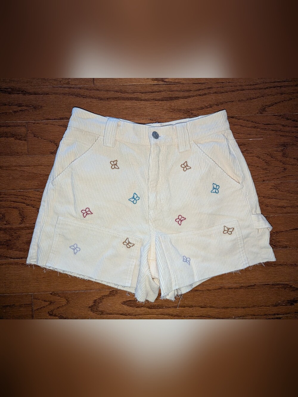 PacSun Embroidered Butterfly Corduroy Cargo Shorts - Size 27 / 5 - High Rise